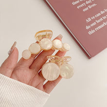 Load image into Gallery viewer, Pearl Hair Claw Clips