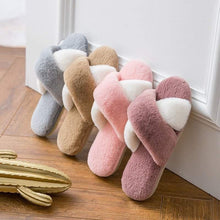 Load image into Gallery viewer, Faux Fur Warm Slippers