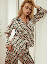 Load image into Gallery viewer, Collins